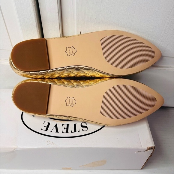 New STEVE MADDEN The Hot Gold Leather Quilted Flats Size 9 - Picture 7 of 7